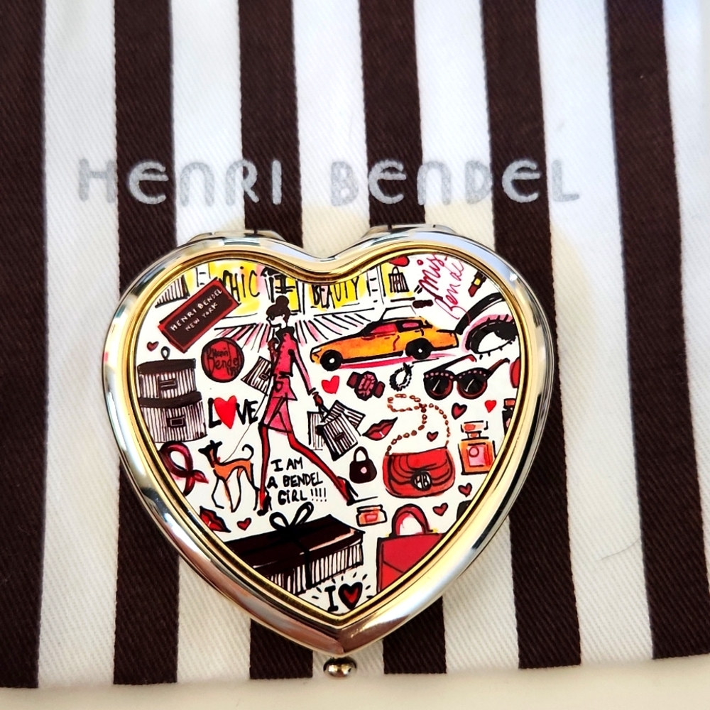 Henri Bendel ❤️ Compact Mirror